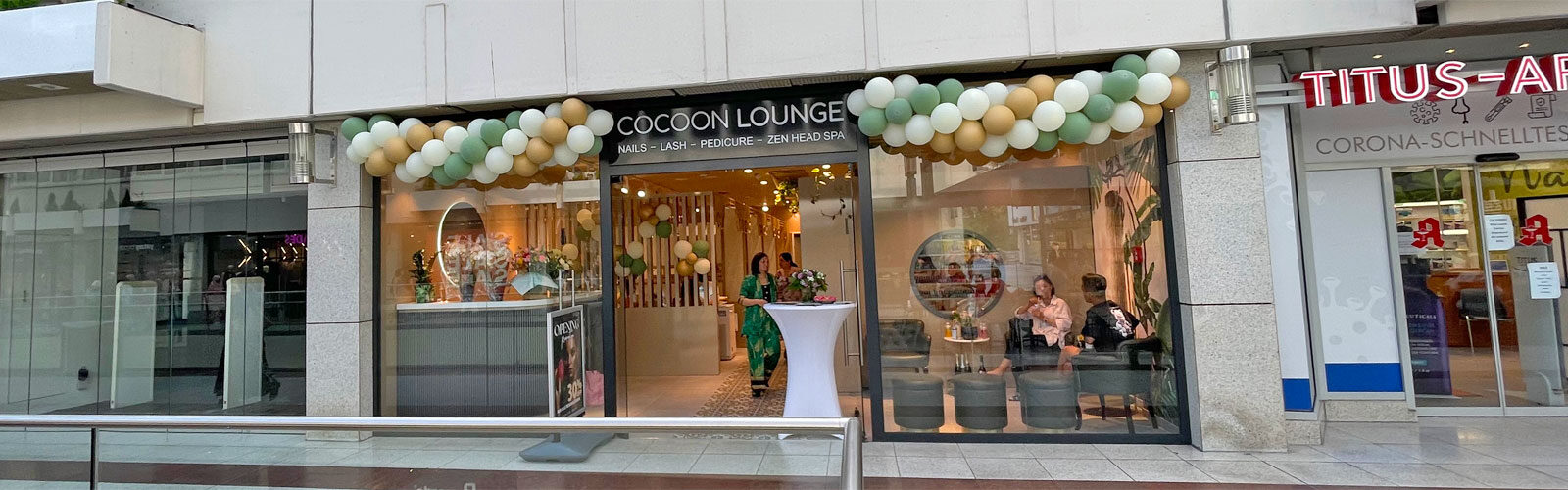 Eingang zur Cocoon Lounge im NWZ Frankfurt